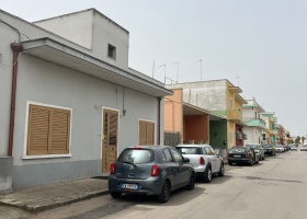 2 Stanze da Letto, 5 Stanze, Villa, Vendita, Via Montegrappa, 2 Bagni, ID Elenco 2762, Lecce, Puglia,